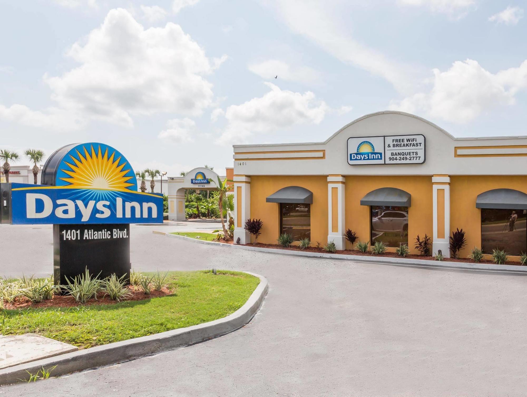 Days Inn By Wyndham Neptune Beach Jacksonville Beach Exterior photo